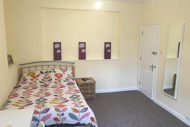 2 bed flat, Mutley Plain, Mutley, Plymouth, PL46LD - Image 3